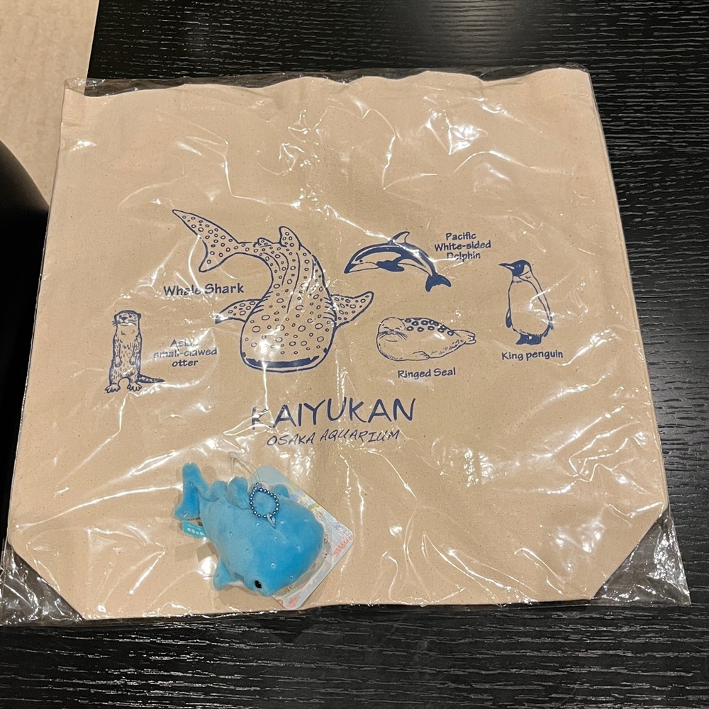Kaiyukan Osaka Aquarium Tote Bag (New in bag) + mini Whale Shark plush (NWT)